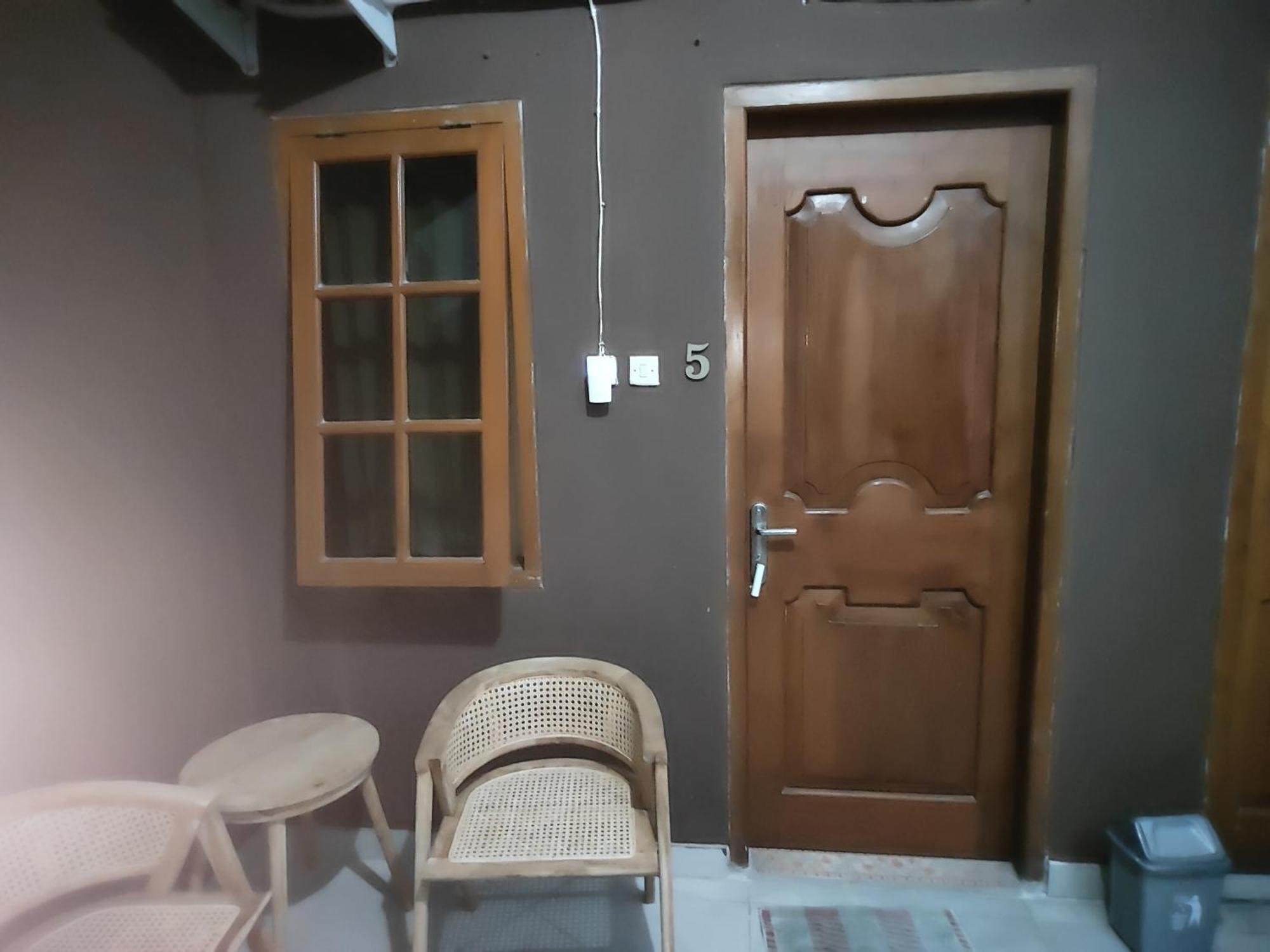 Tirto 27 Homestay Yogyakarta Exterior foto