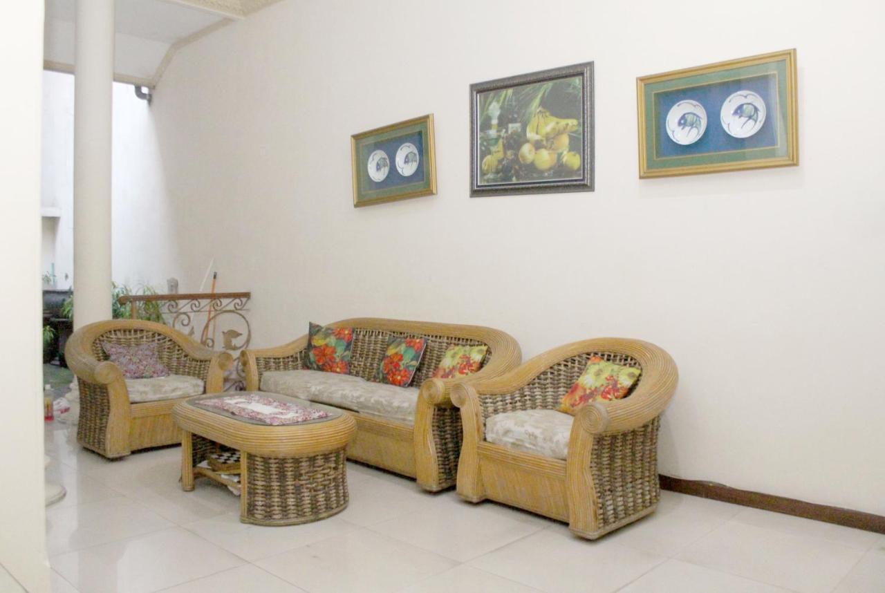 Tirto 27 Homestay Yogyakarta Exterior foto